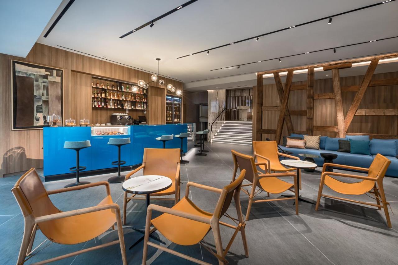 Barcelo Funchal Oldtown Ξενοδοχείο Εξωτερικό φωτογραφία The lounge at the airport