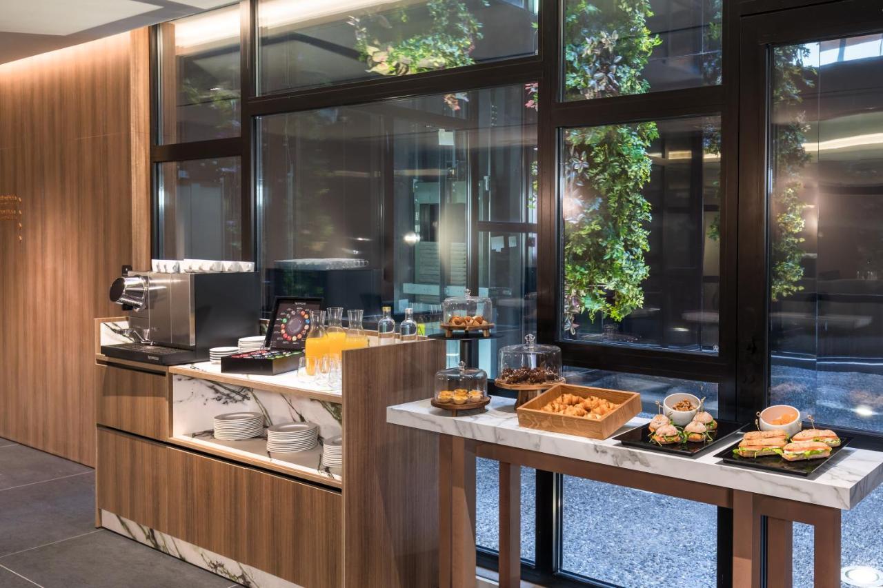 Barcelo Funchal Oldtown Ξενοδοχείο Εξωτερικό φωτογραφία The lounge at the airport